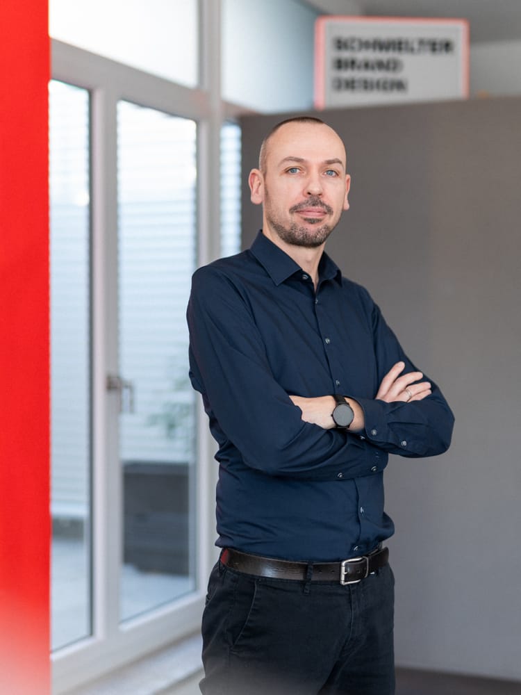 Boris Schmelter - Consulting, CEO